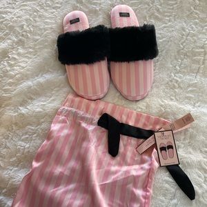 ( 3 for $18) NWT Victoria’s Secret striped slippers in bag sz M
